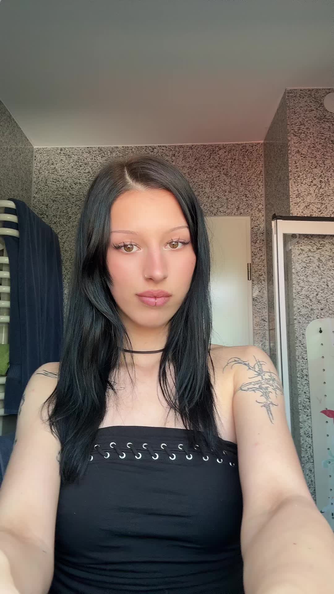 @ann-j&ugrave;lie