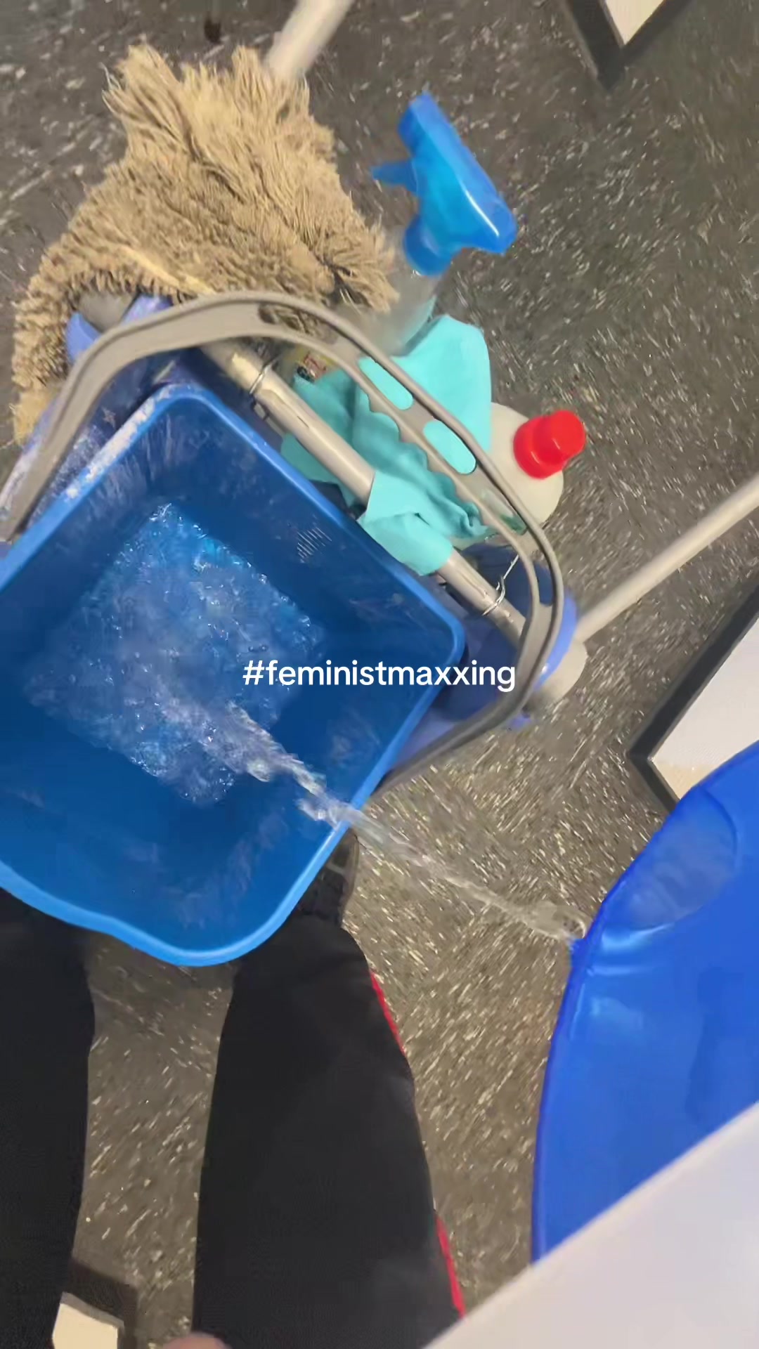 @aqstrakt