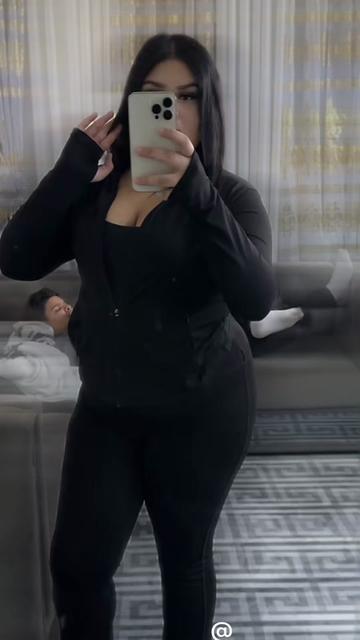 @arisha_horvathova