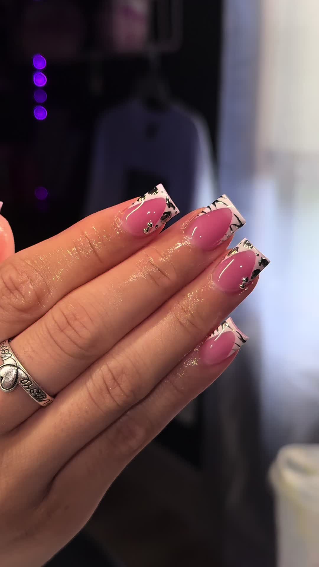@_baddienailsxo