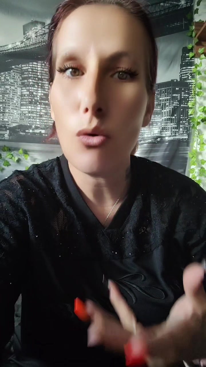 @MiriDunkelglanz 🖤🌟