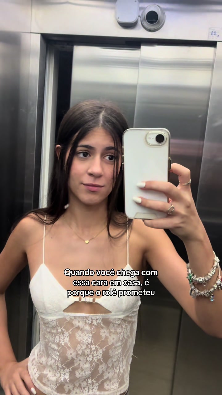 @melzinha_moraess