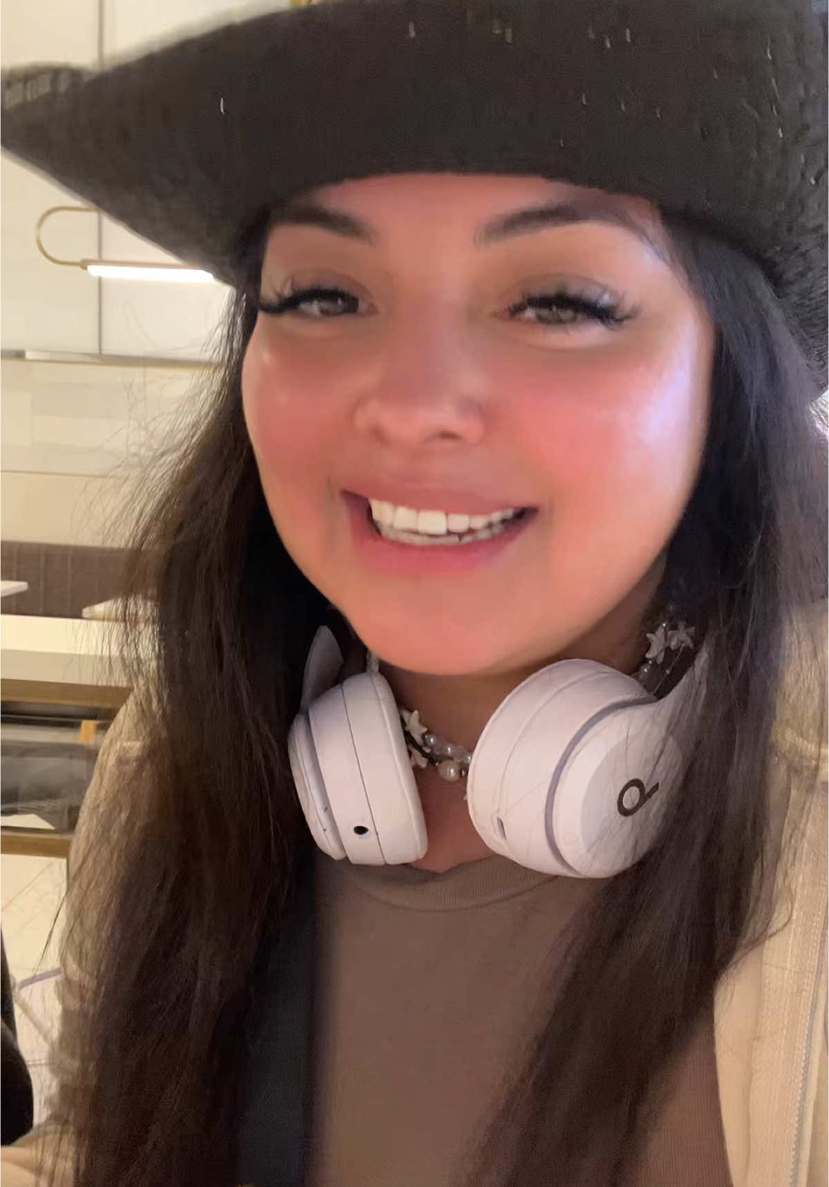 @alexiairene