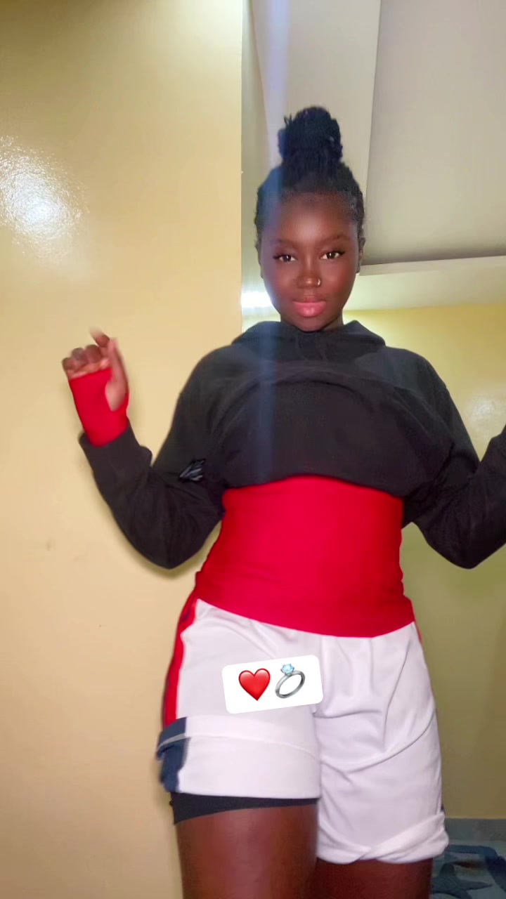 @𝓗𝓪ï𝓬𝓱𝓪🌸𝓡𝓸𝔂𝓪𝓵𝓮👑