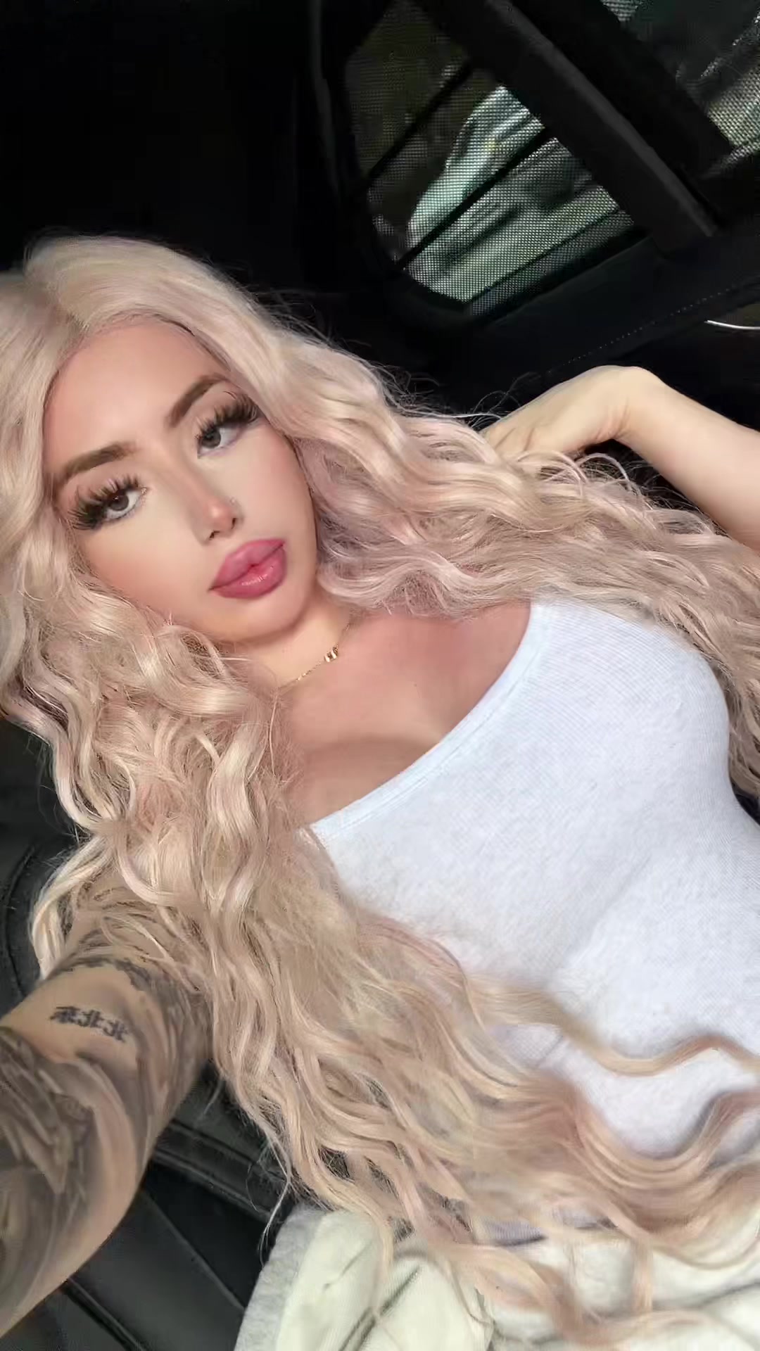 @Luna