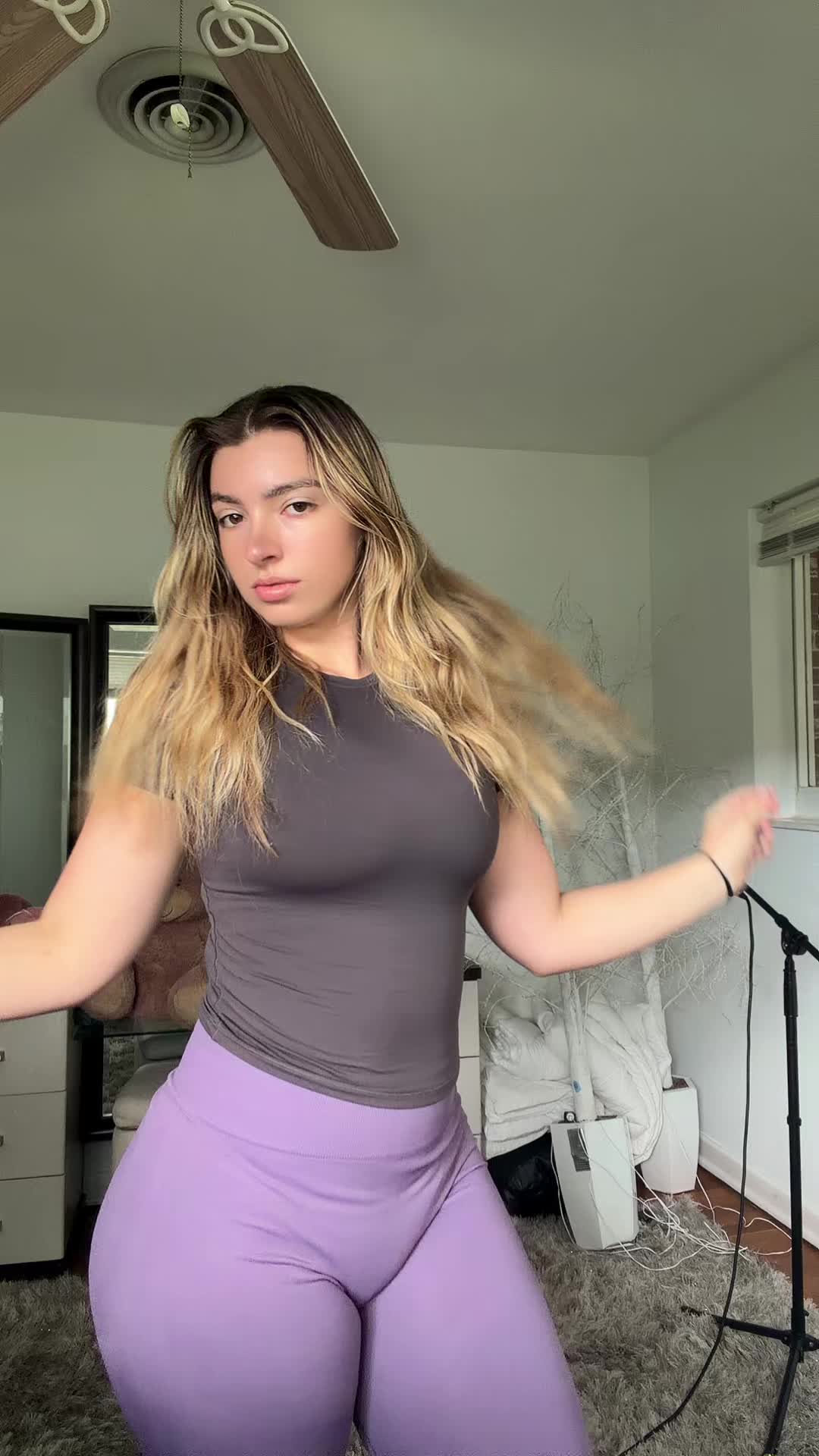 @hellcatqueenz