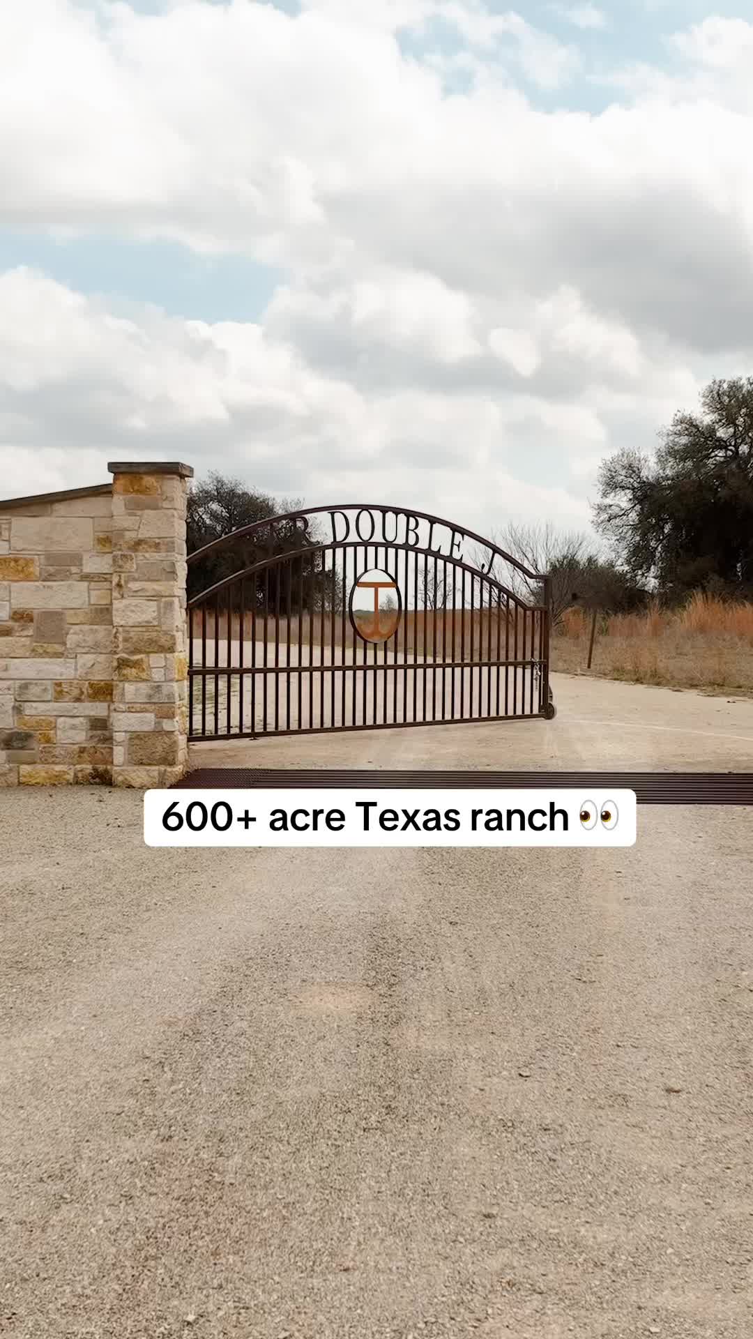 @RealtormeganT