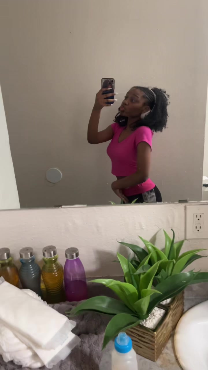 @aprettygirlspublicspam_1