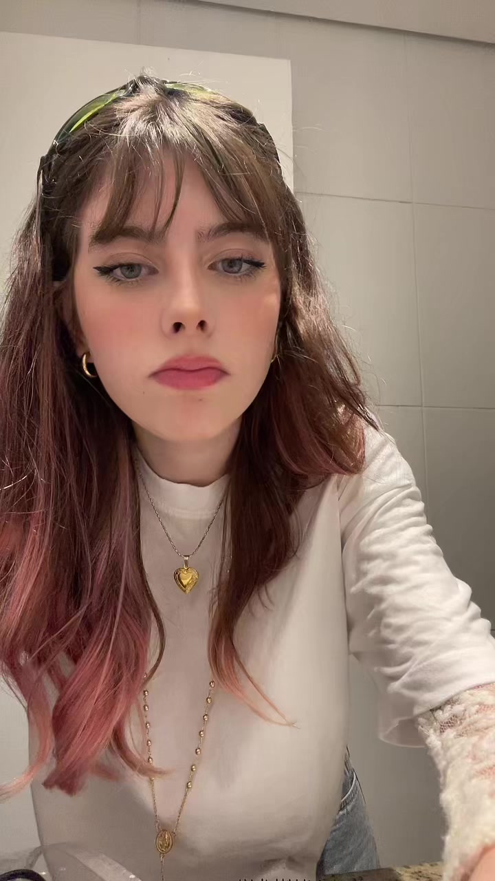 @laura kat โ