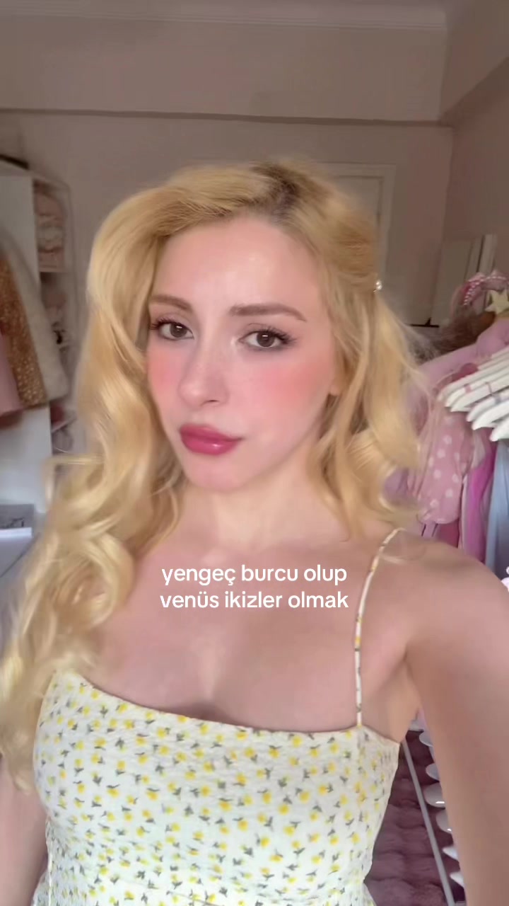 @౨ৎ𝓂𝑒𝓁𝒾𝓈 𝑜𝓃𝒾𝓏♡