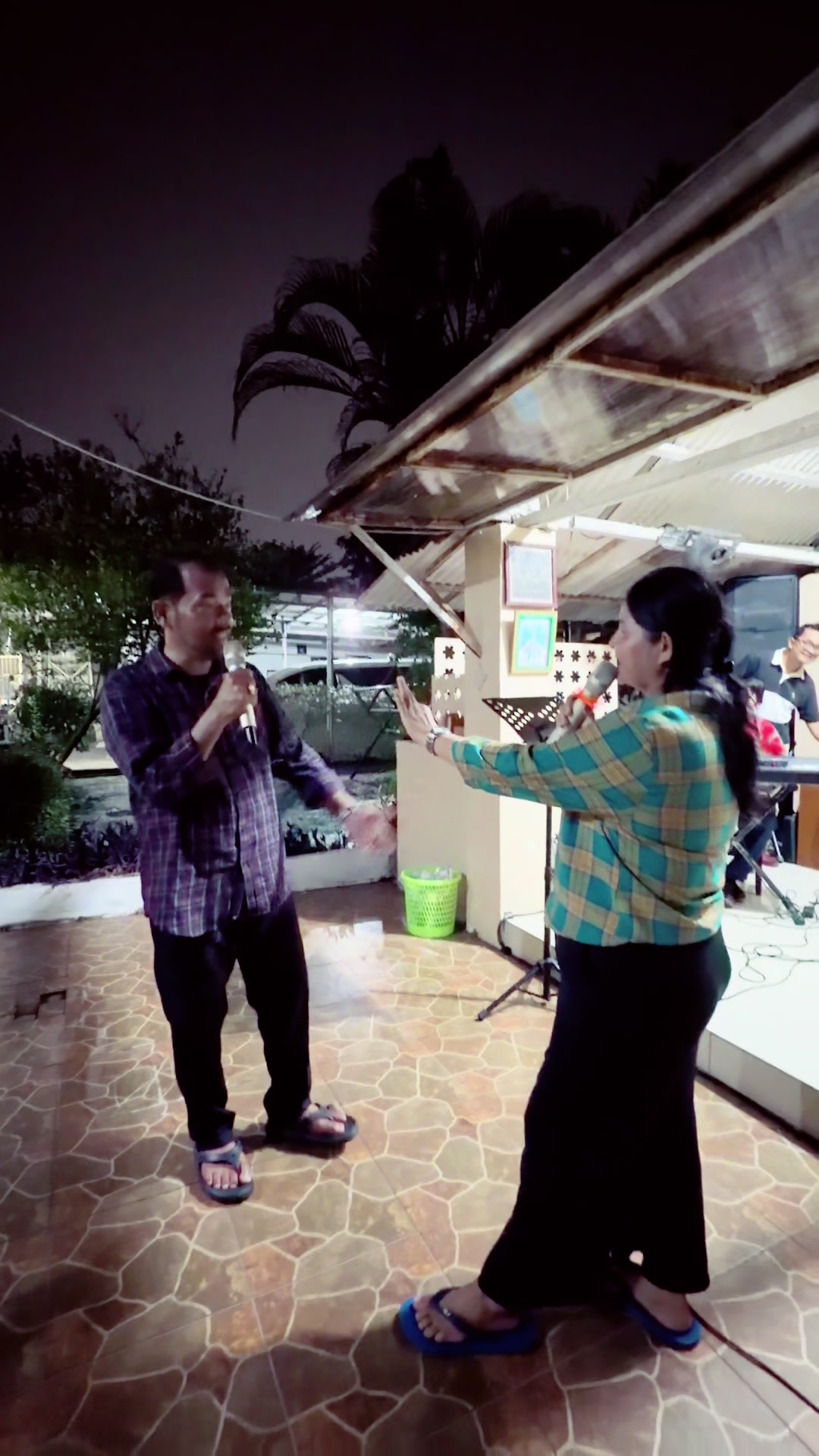 @Tuan & NyonyaVanzaith
