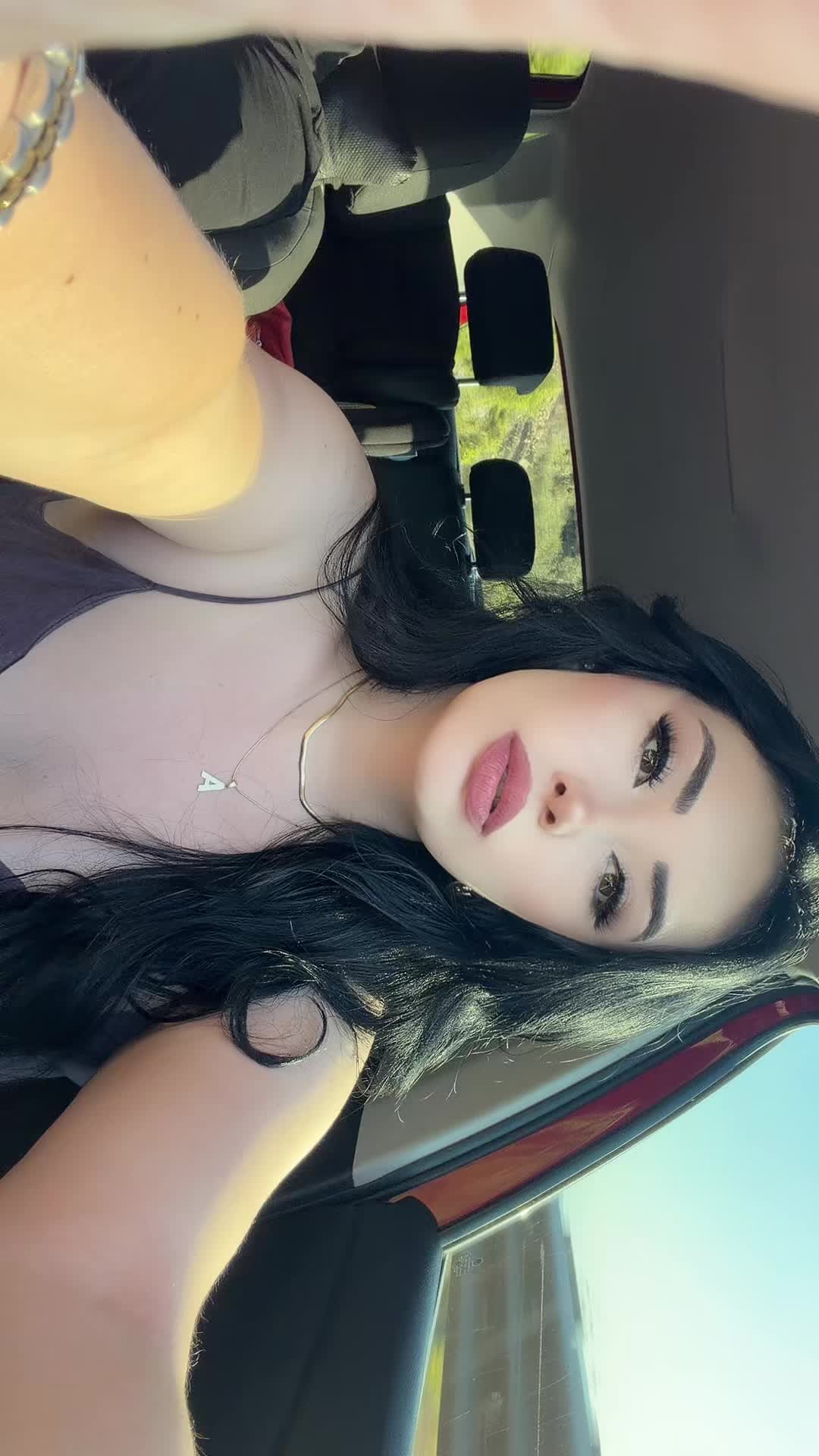 @AAY🖤👸🏻