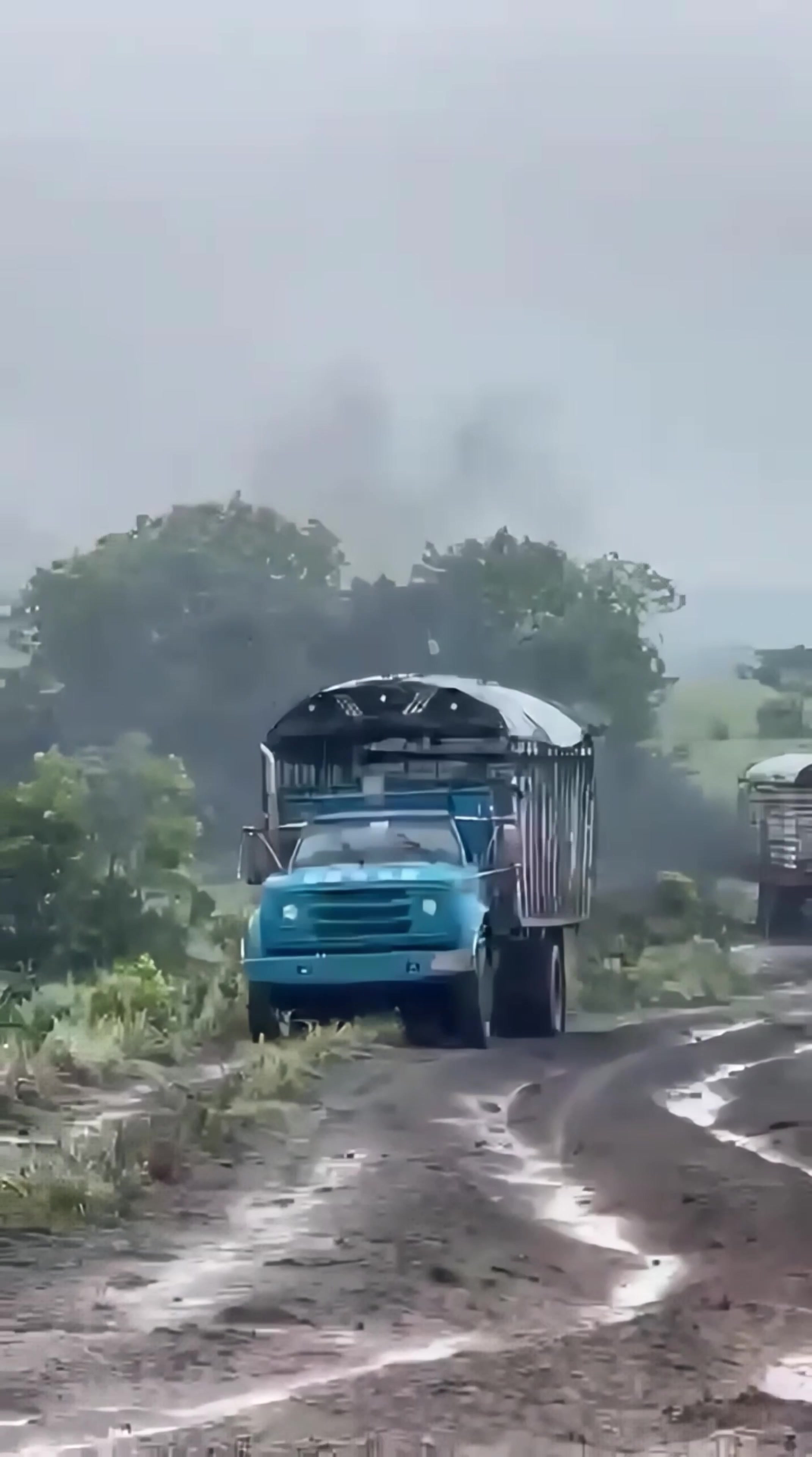 @Trocheros Trucks