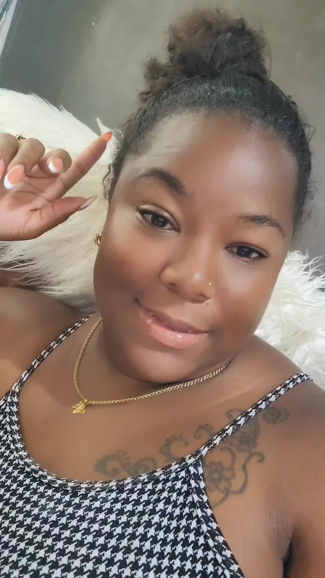 @6uniquely_perfect