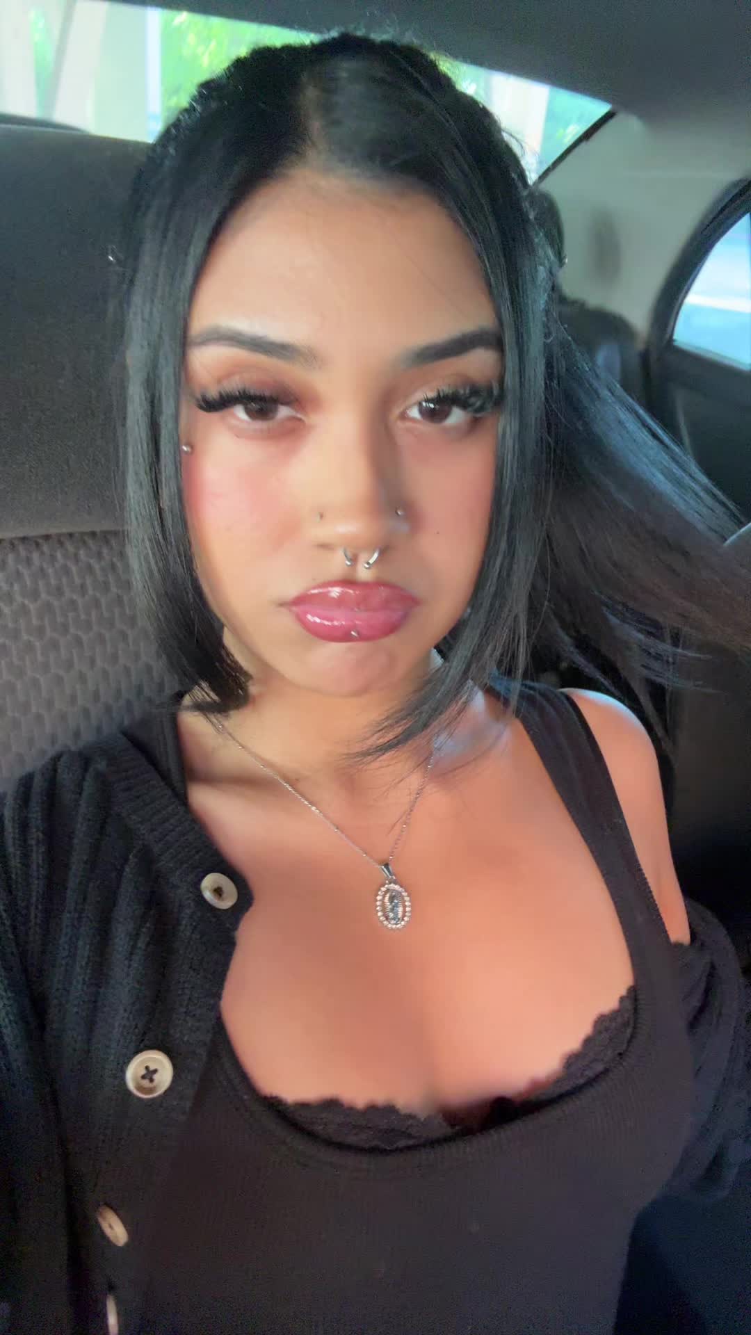 @mona