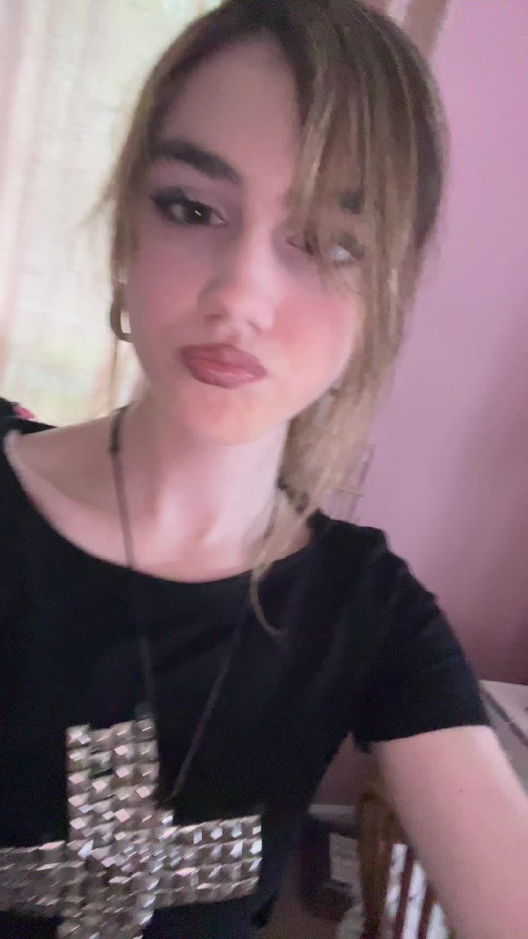 @🦄