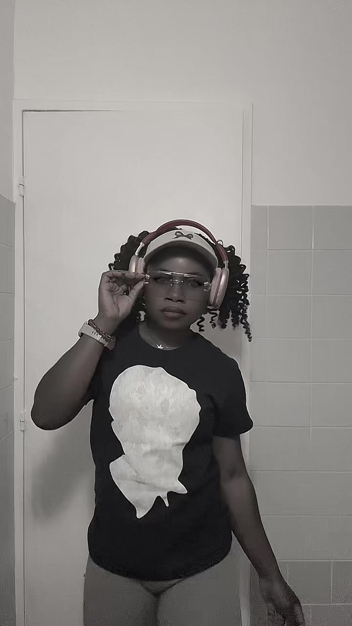 @Raellemery26