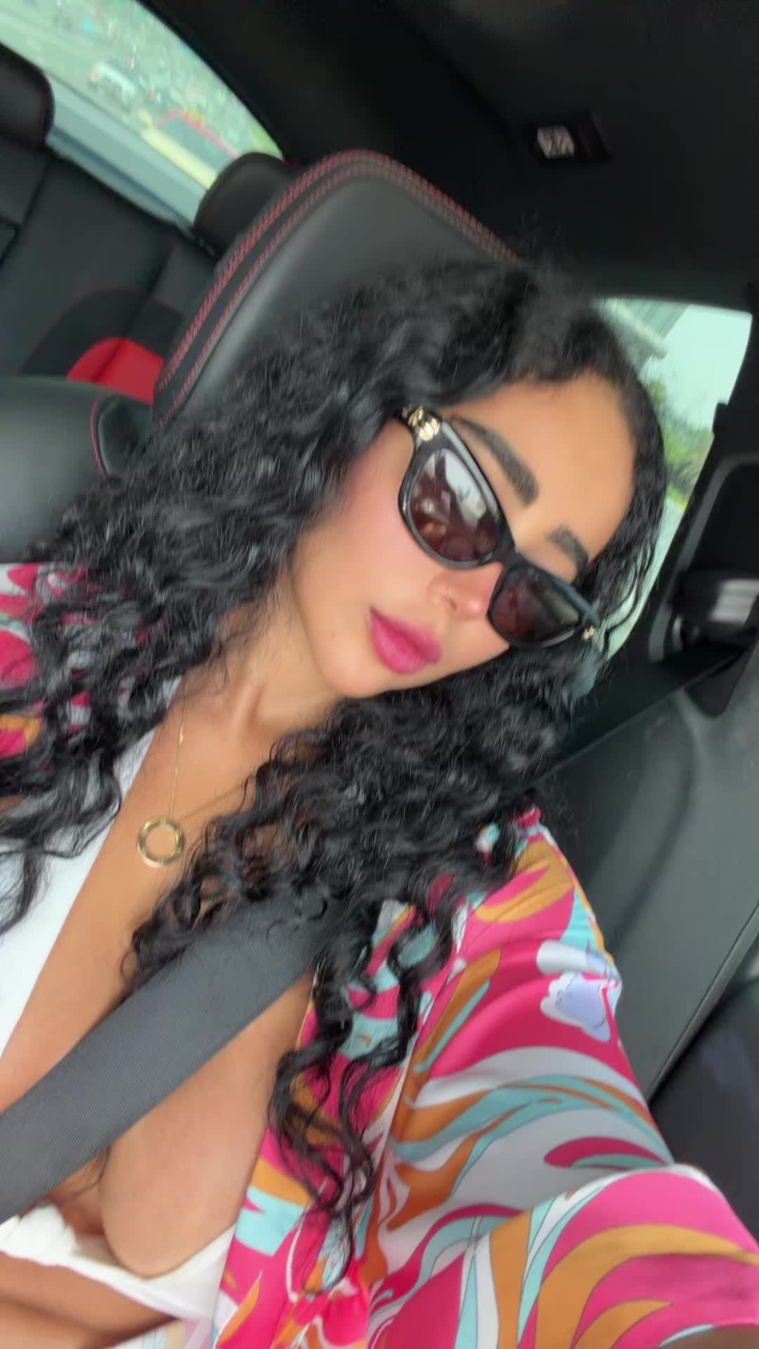 @melikam.mo