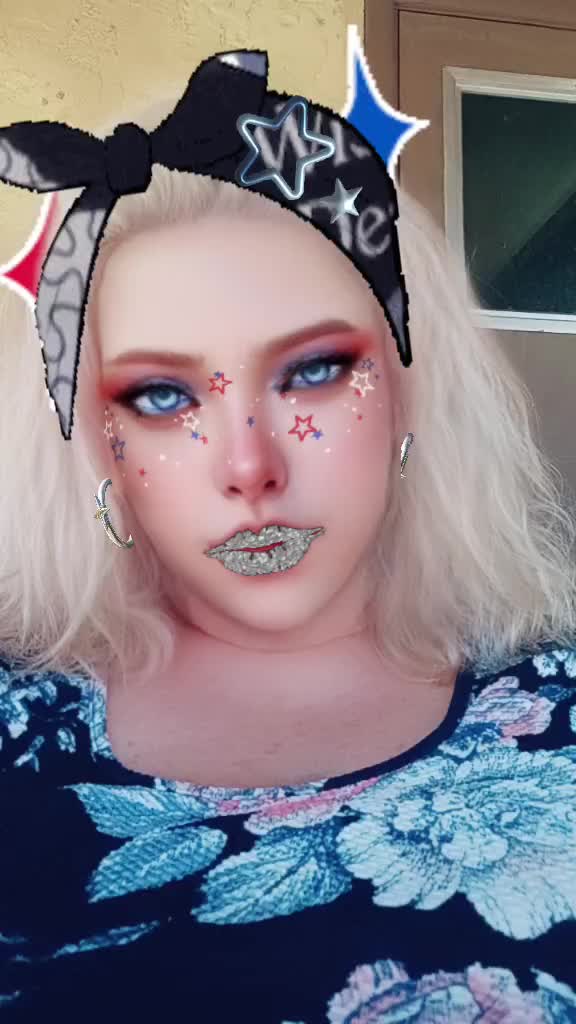 @LUCIOUSSTRAWBERRYKISSES🌈