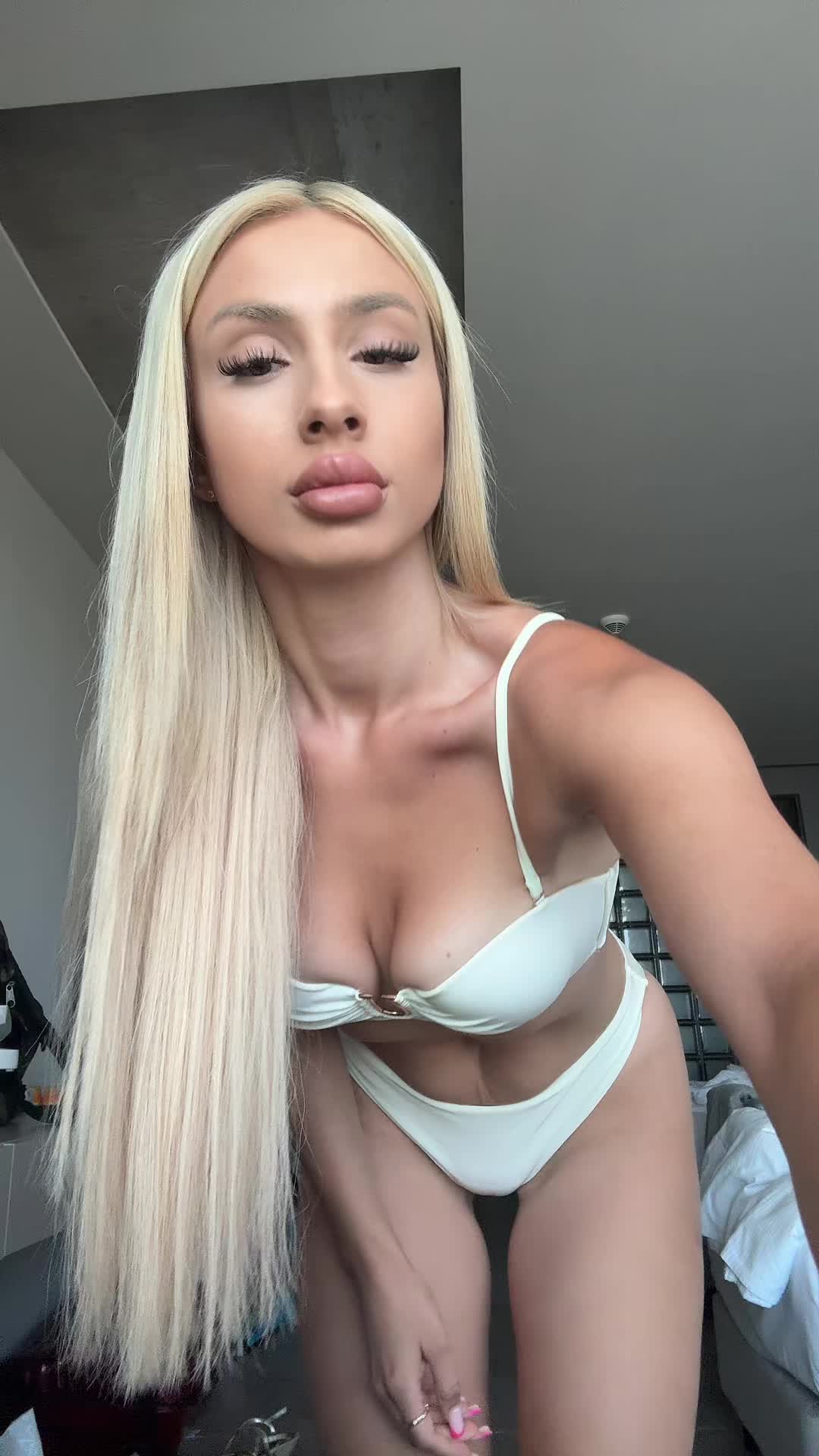 @Vazzzle