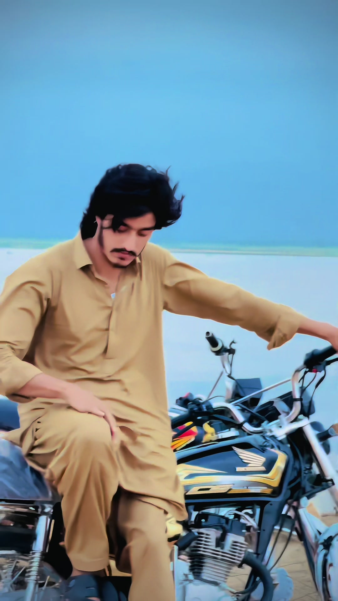 @ملک زبیر گھلو 👑