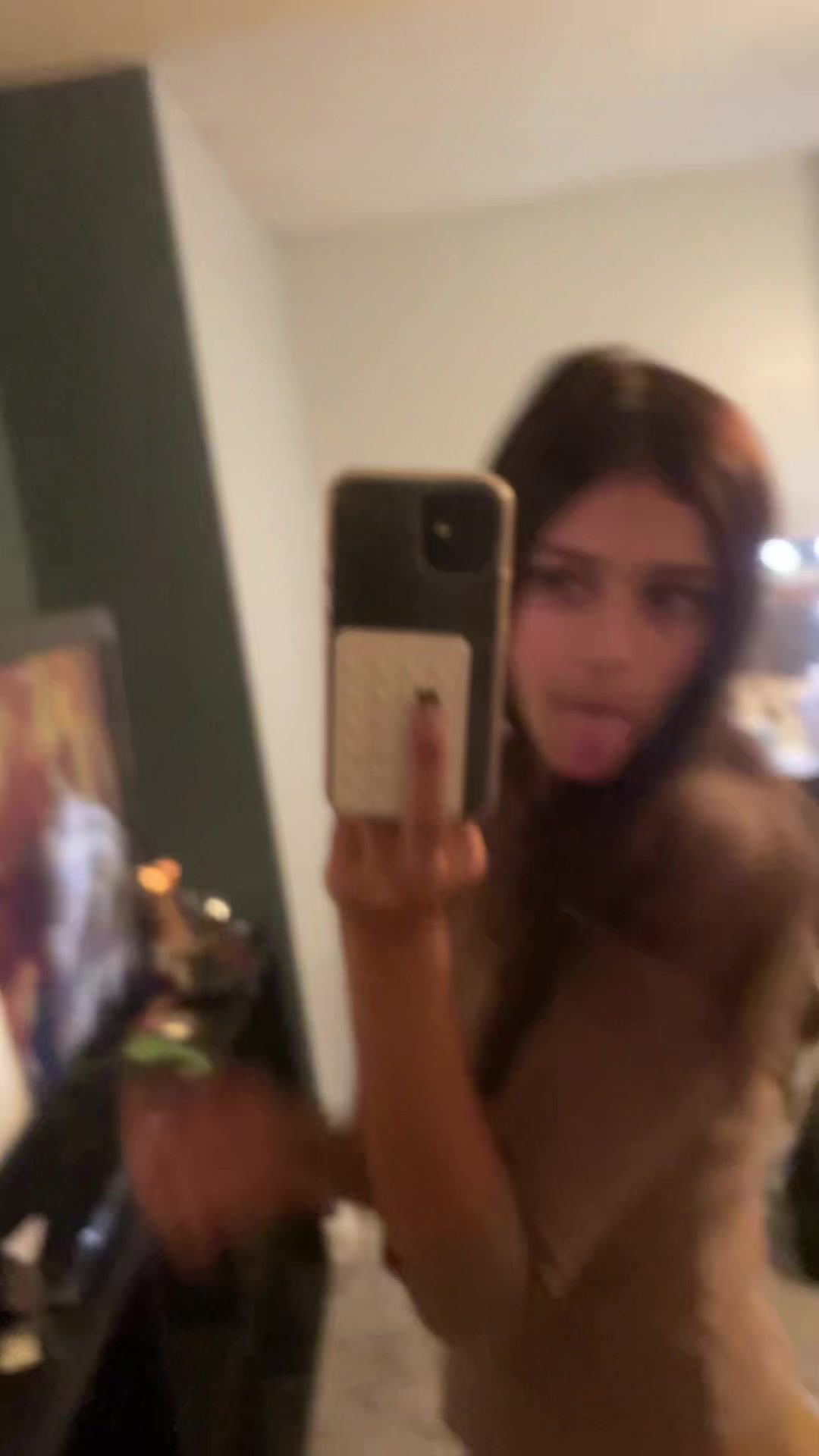 @ayvuh