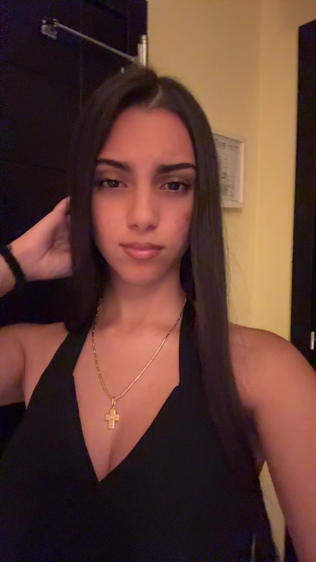 @Thereal𝓵𝓪𝓿𝓲𝓷𝓲𝓪💋