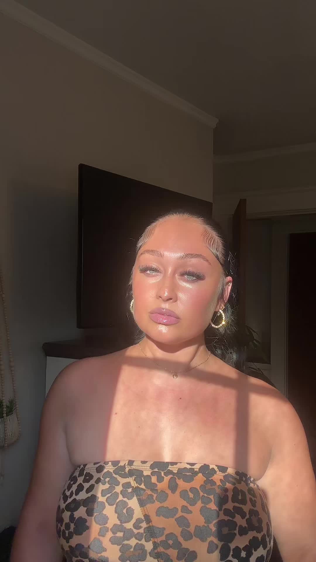 @helenamuoio_