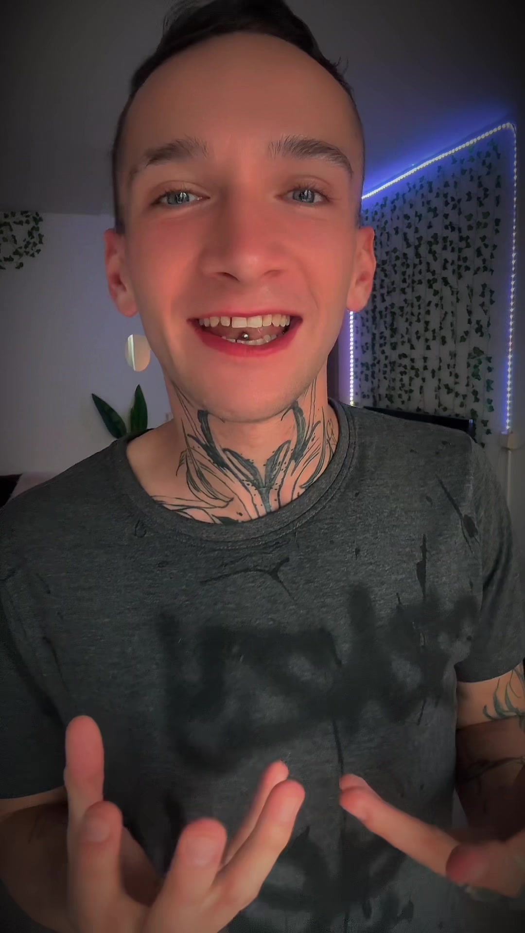 @Itsofficialsimon