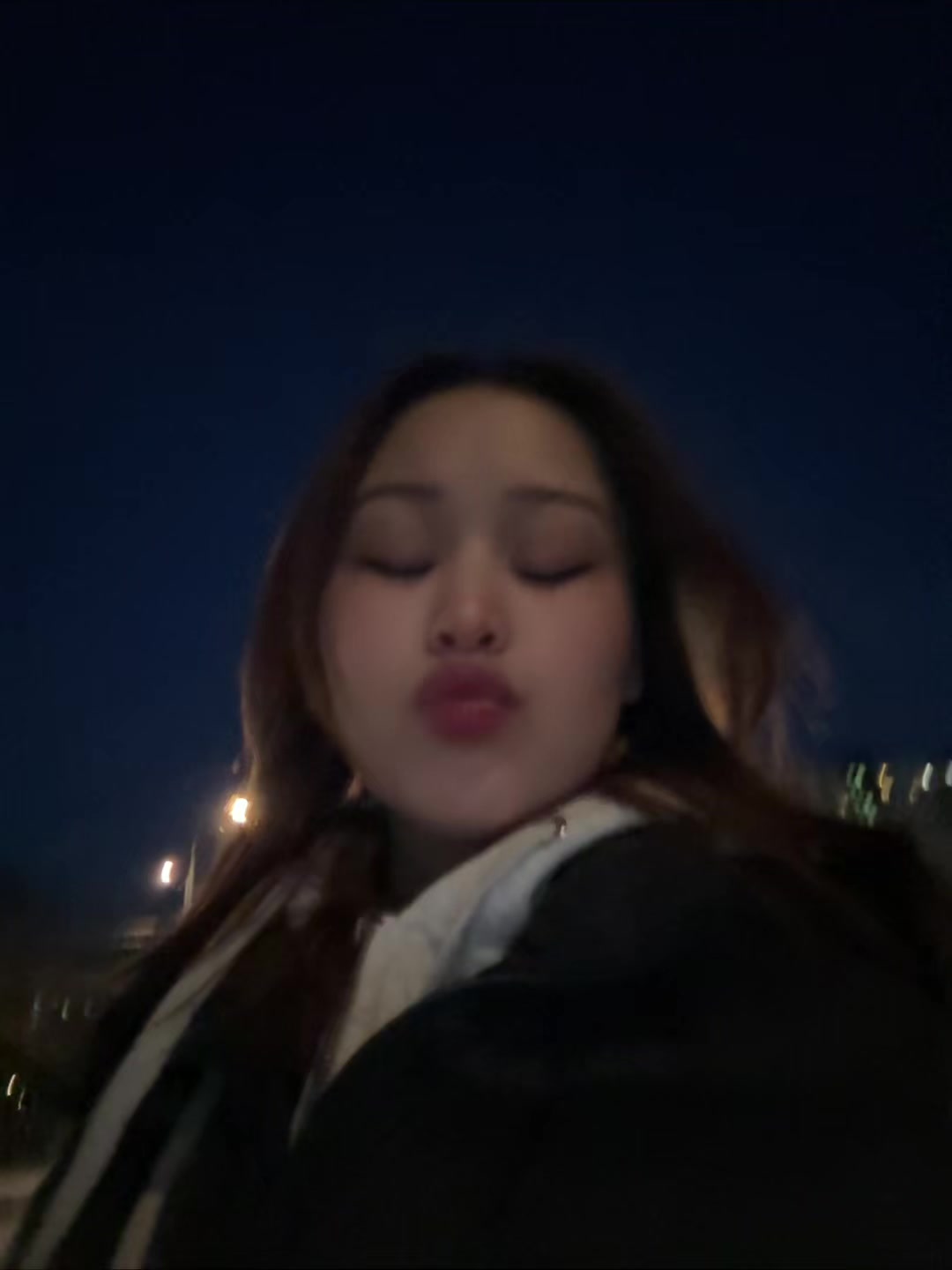 @~
