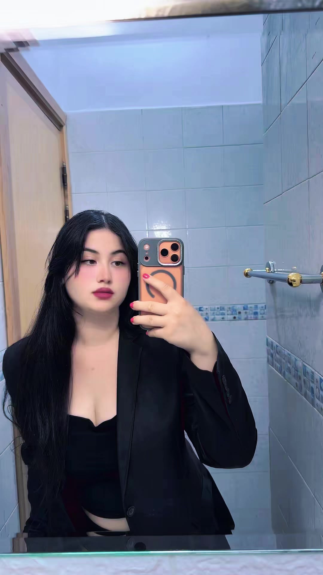 @khouloudsahnouni1