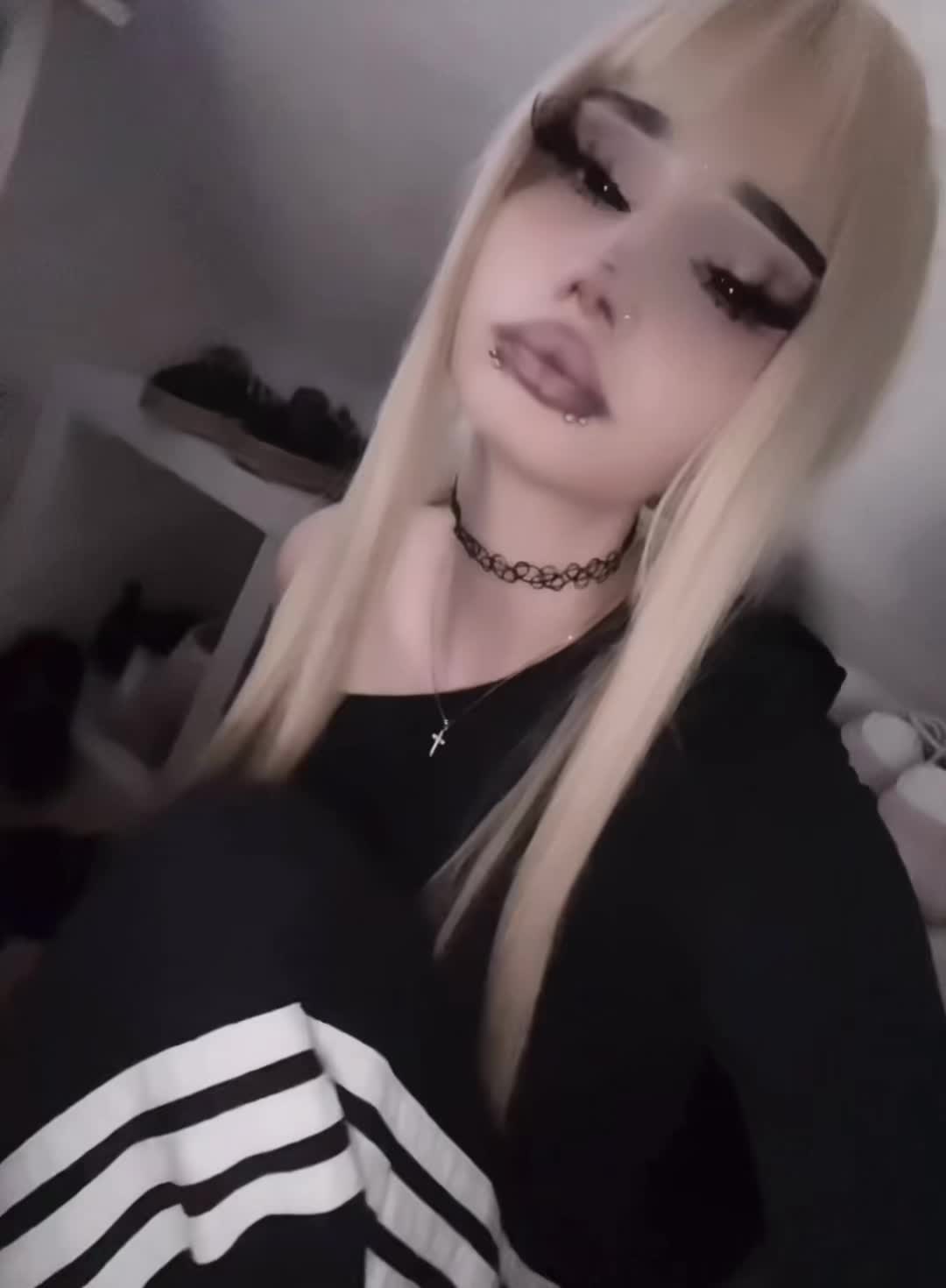 @miumiu25485