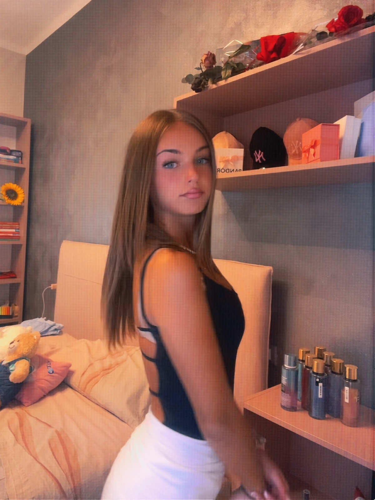 @𝓐𝓾𝓻𝔂