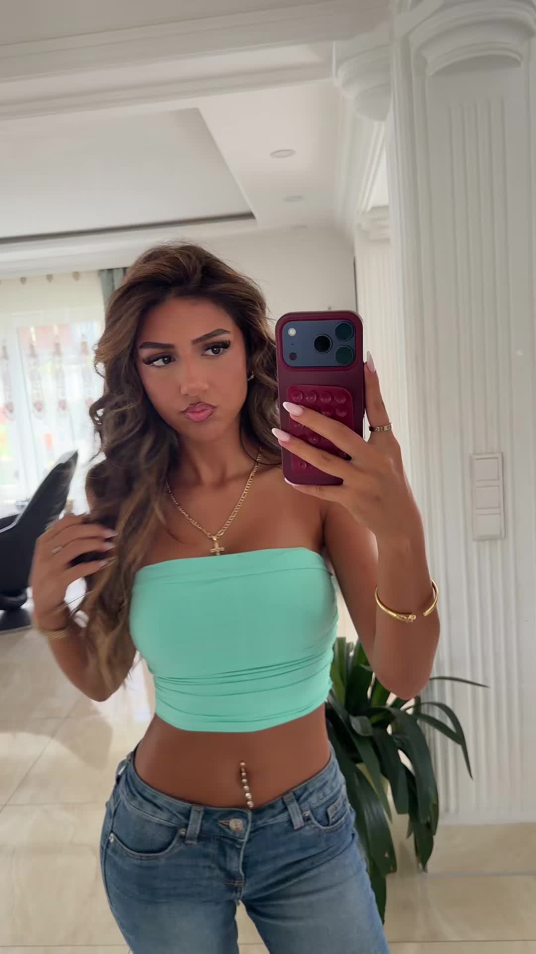 @LiveTina250k