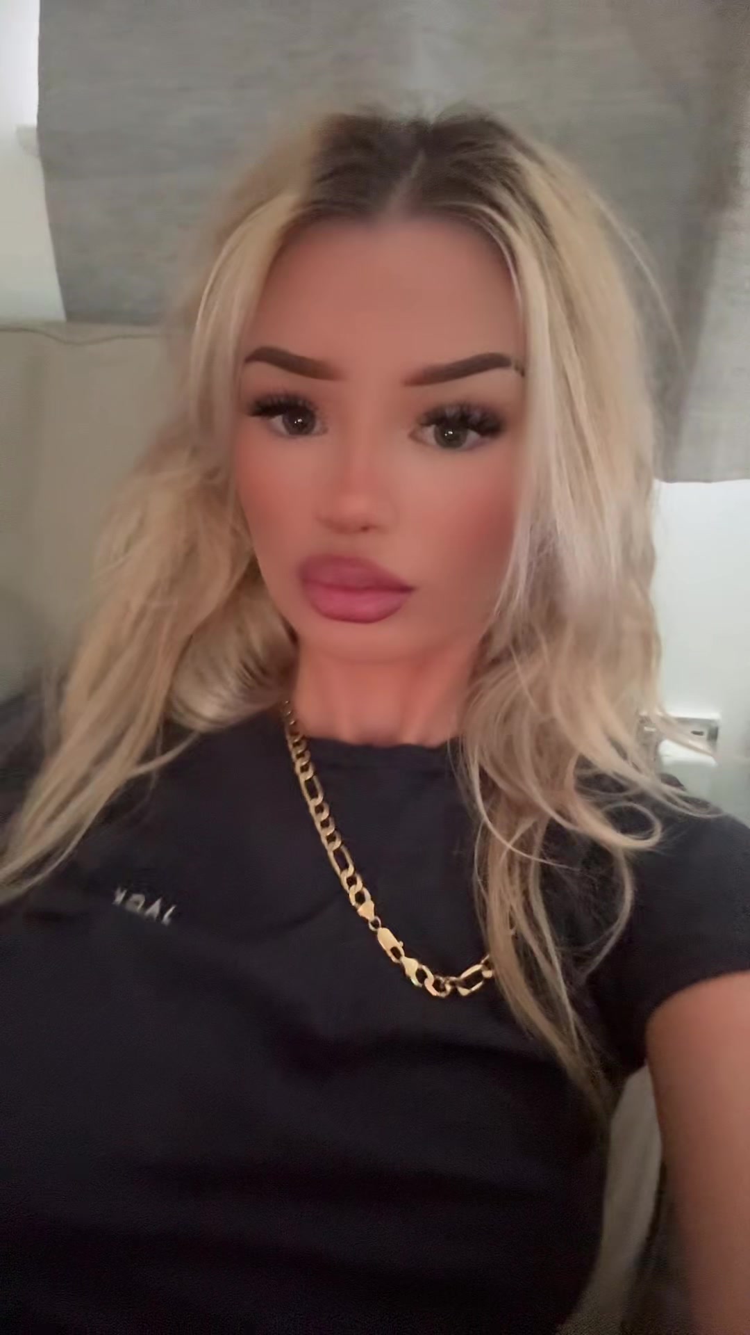 @Elliequigley