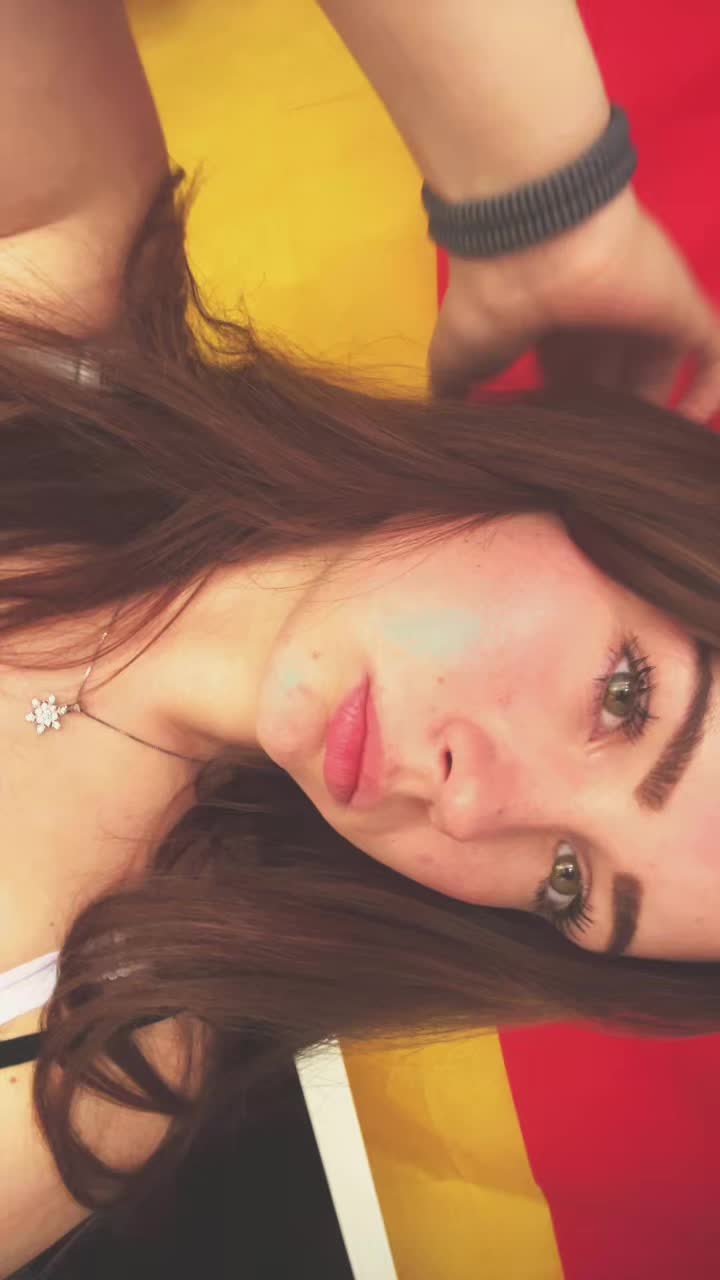@Leni🇩🇪