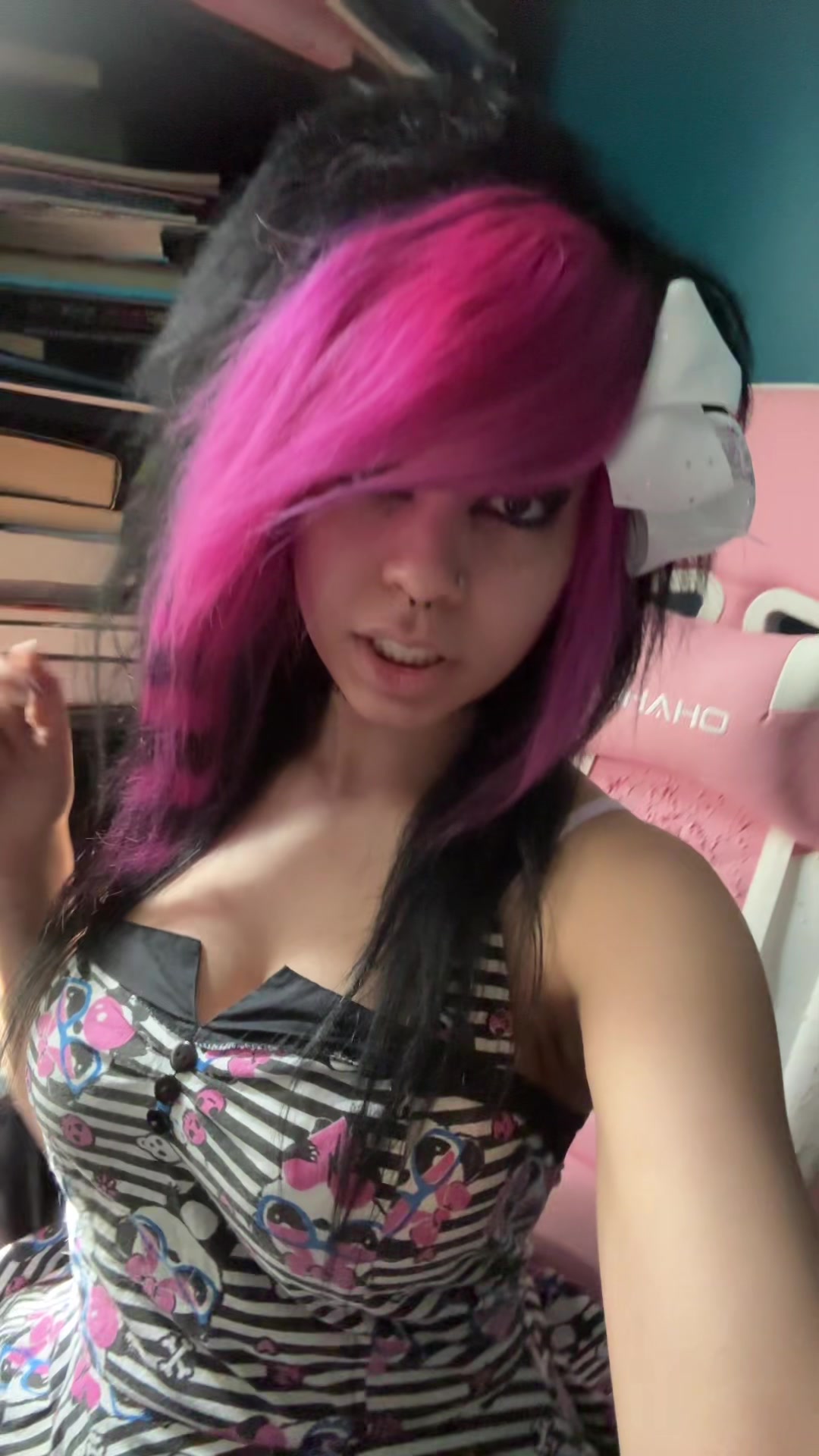 @pinktwi