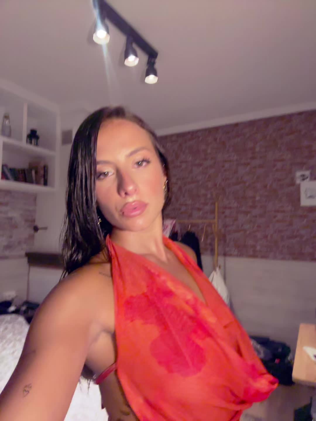 @naomi_sommella
