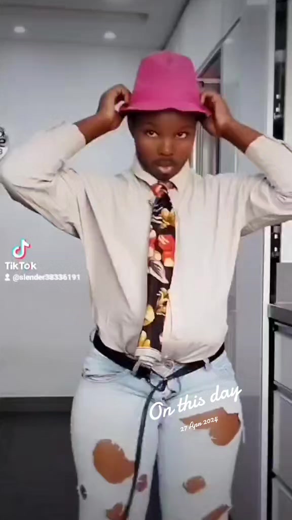 @Sl❤️en😍de❤️r   bae😍