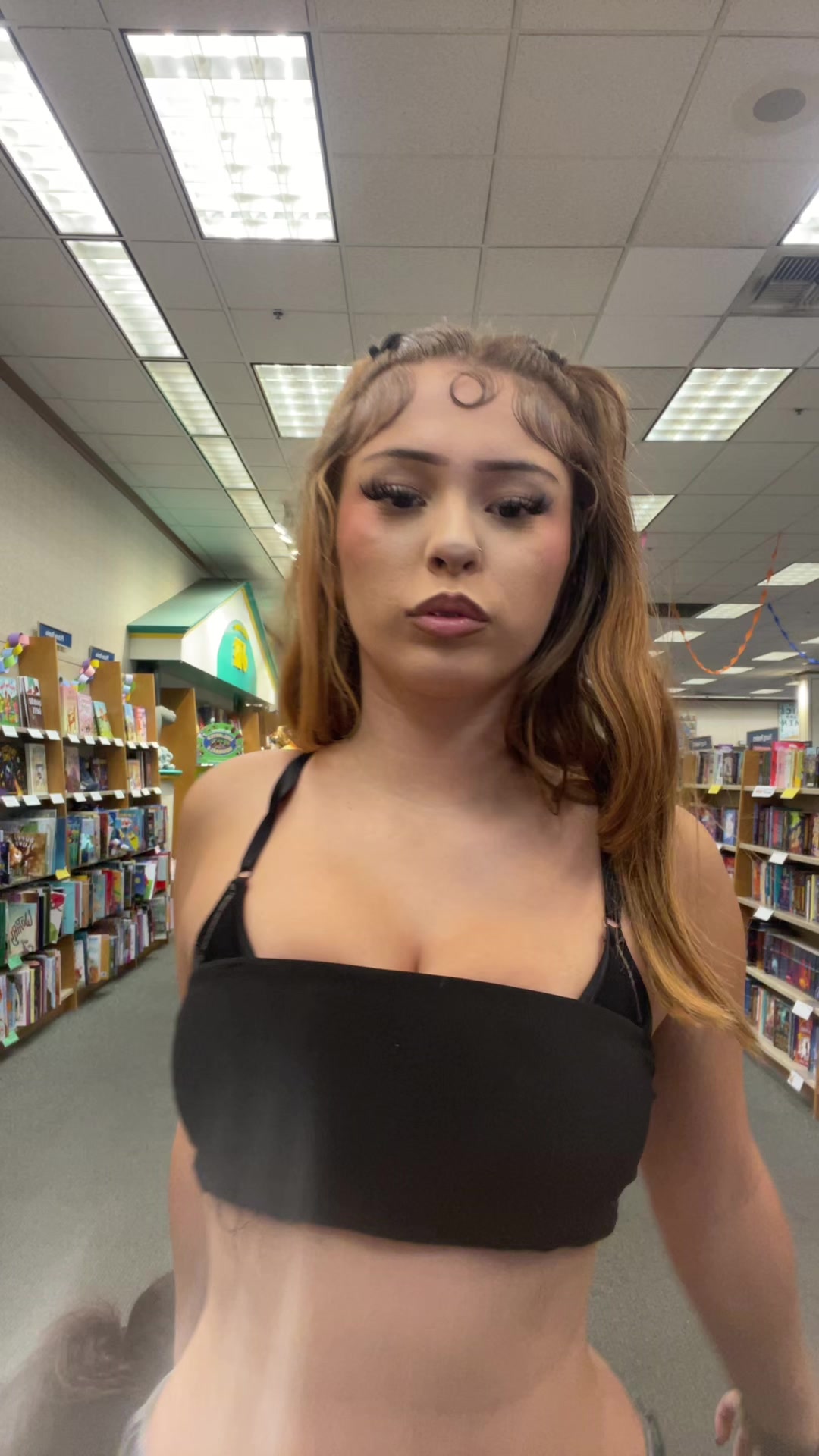 @🧟