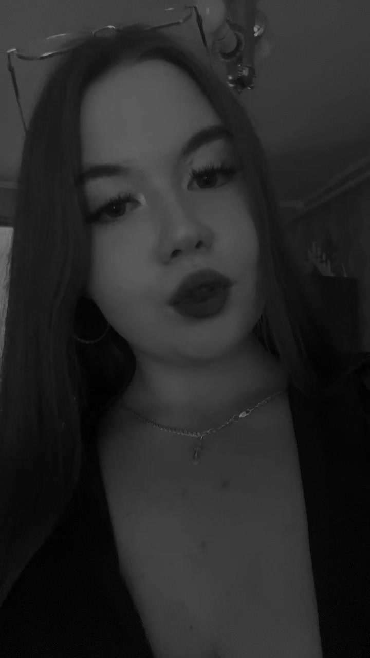 @𝓟𝓸𝓵𝓲𝓷𝓪🦊💋