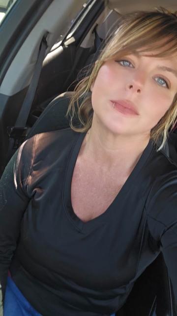@EmzyXoxo