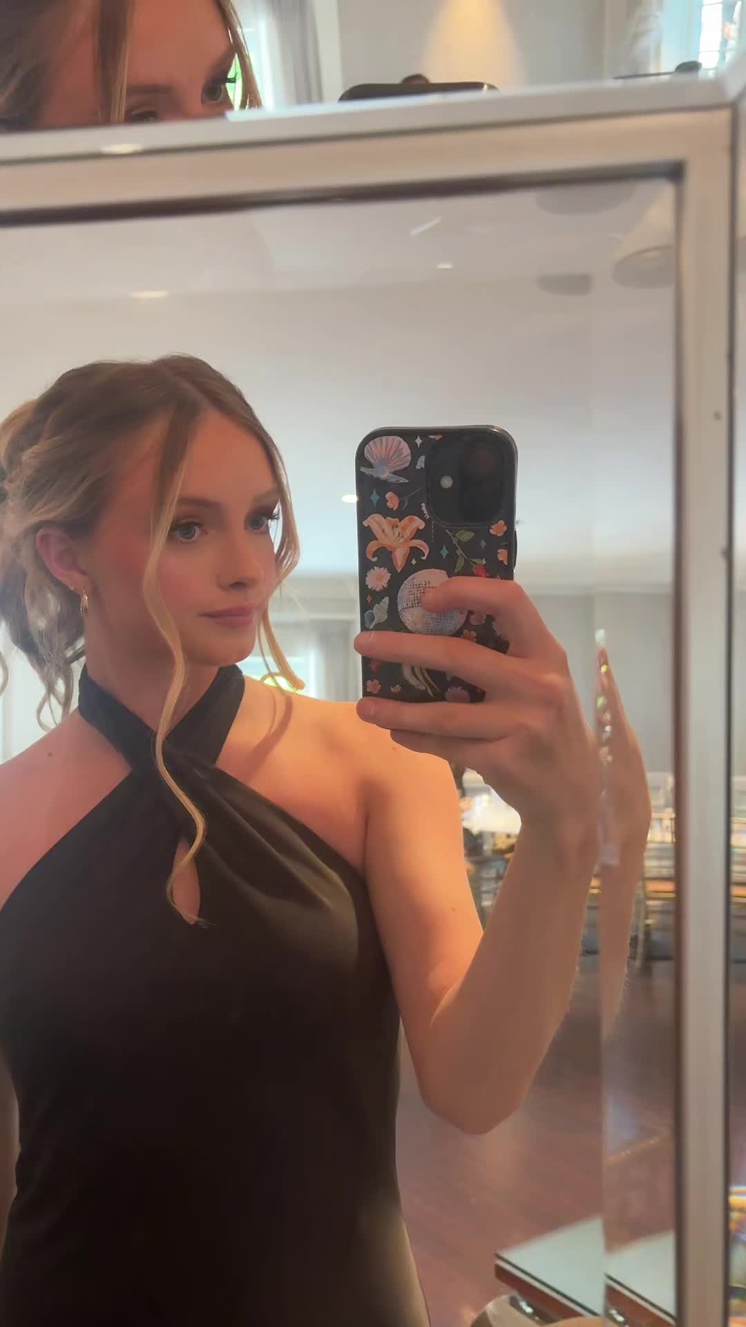 @bellahuttner
