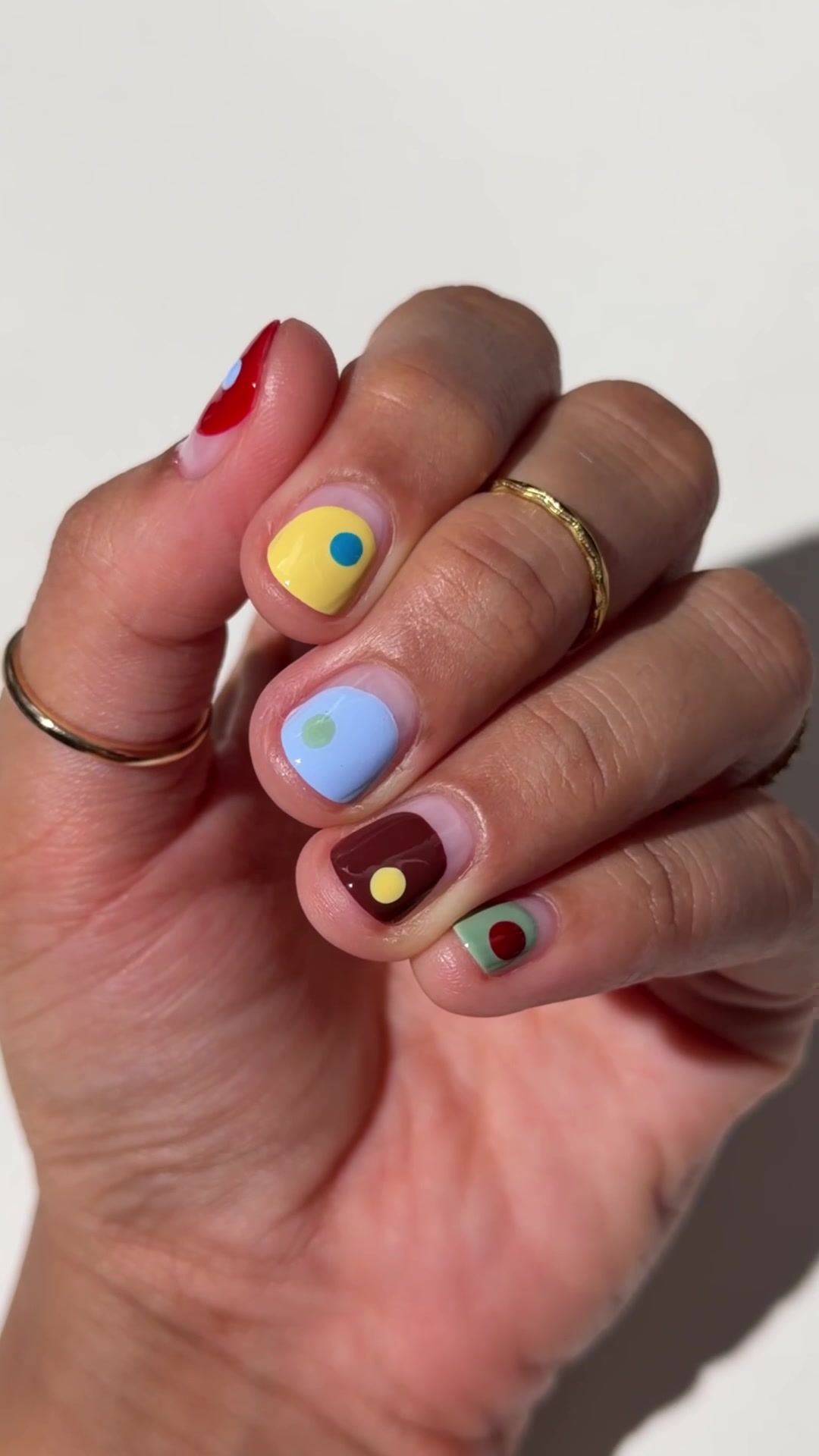 @essie