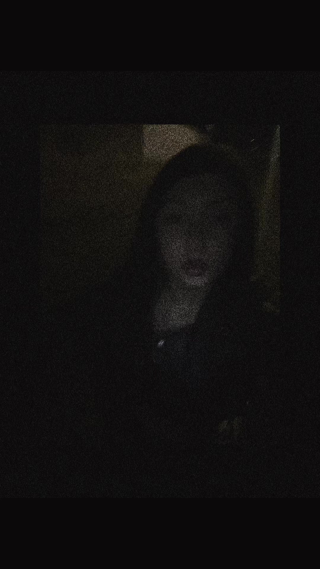 @~•