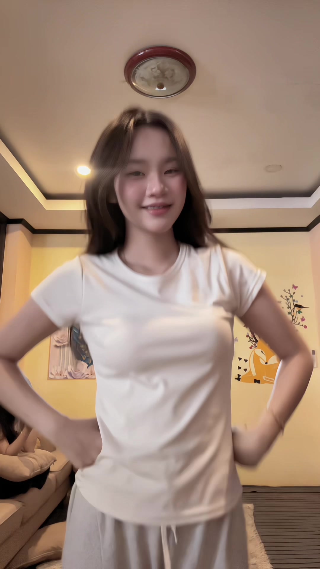 @ລາດີ້