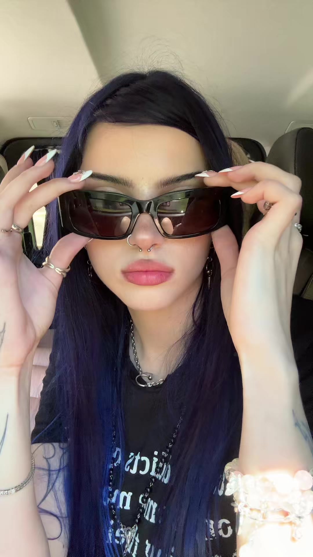 @🔒