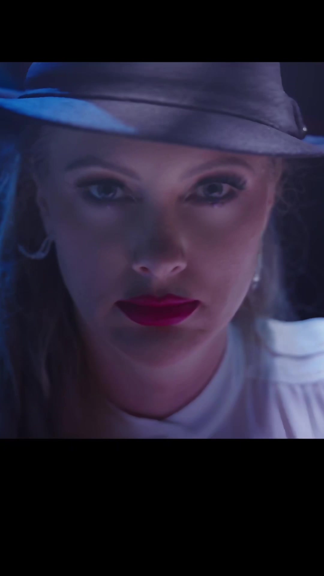 @NicoleArbour