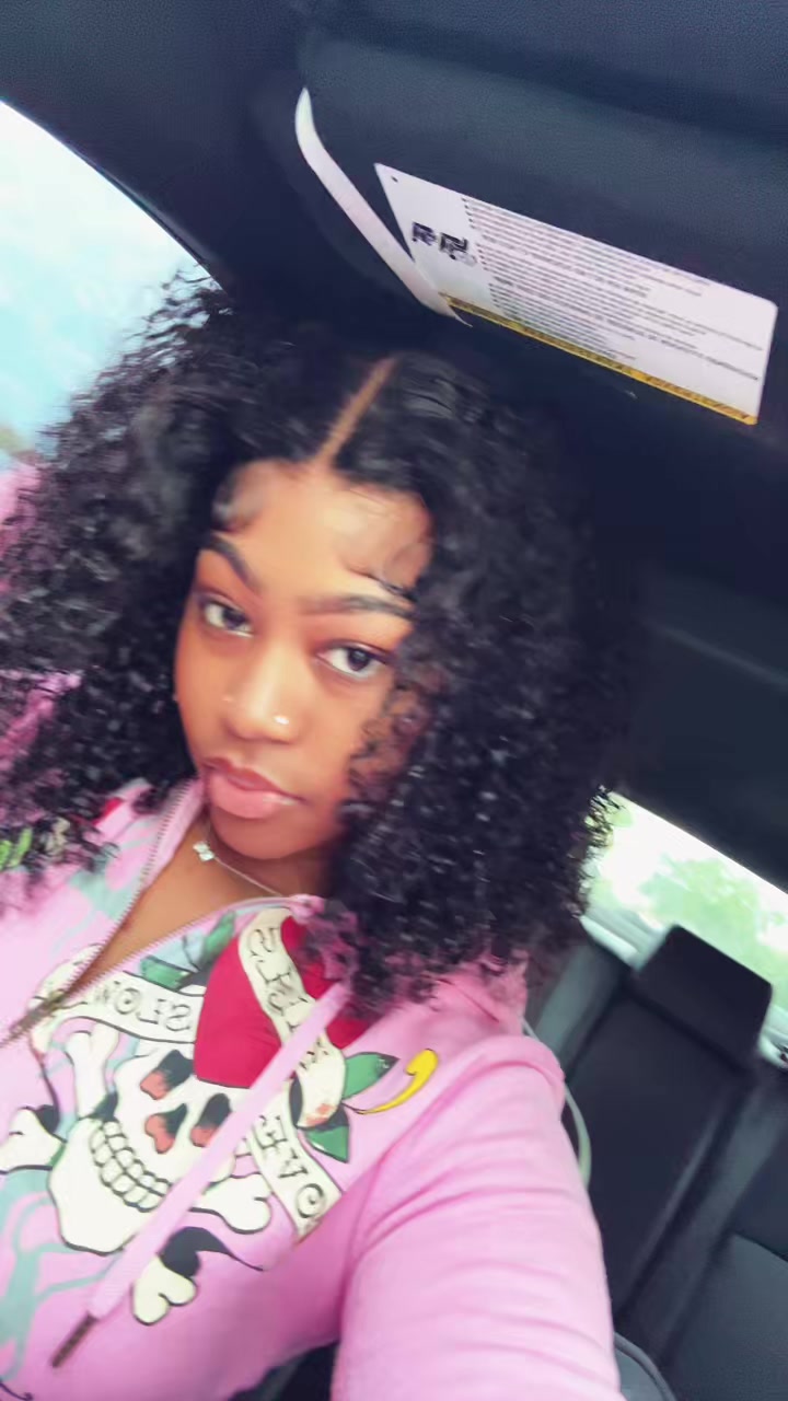 @RenéeRochér 🎀 .