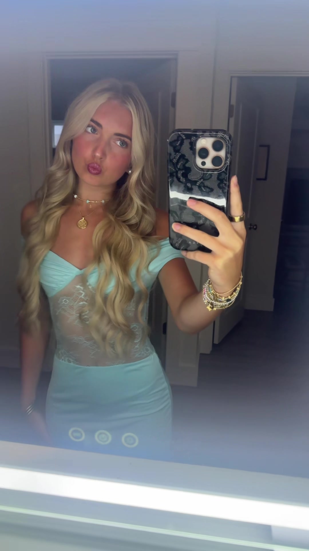 @ella carnevale👸